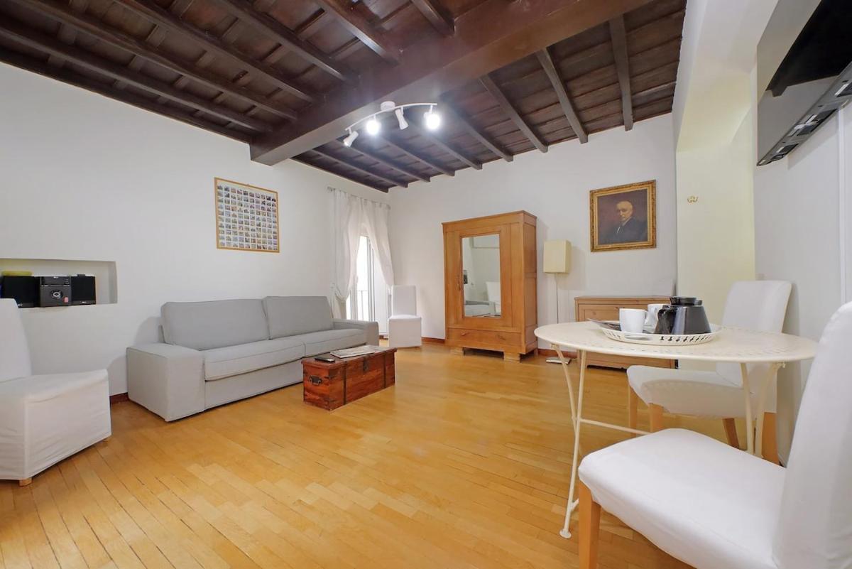 Colosseum Renovated Via Frangipane Apartment Rom