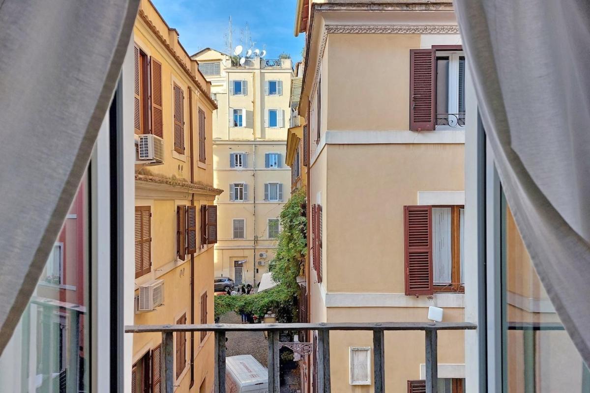 Colosseum Renovated Via Frangipane Rome